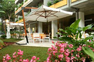 esterno dell'Albergo Residence Costa dei Pini