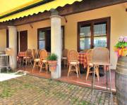 agriturismo_podere_san_michele_tavoli_esterni